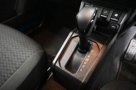 2021-Suzuki-Jimny-15-GLX-Auto_13