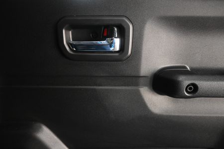 2021-Suzuki-Jimny-15-GLX-Auto_15