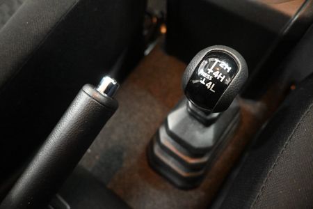 2021-Suzuki-Jimny-15-GLX-Auto_19