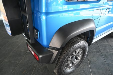 2021-Suzuki-Jimny-15-GLX-Auto_5