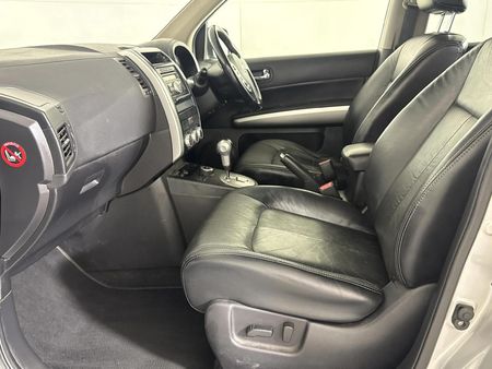 2012-Nissan-X-Trail-20-dCi-LE-Auto_8