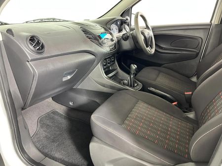 2019-Ford-Figo-15-Ambiente-5-dr_8