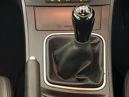 2014-Mazda-3-16-Dynamic_10