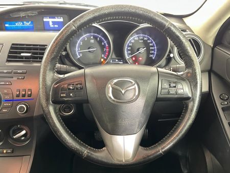 2014-Mazda-3-16-Dynamic_11