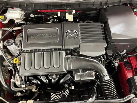 2014-Mazda-3-16-Dynamic_12