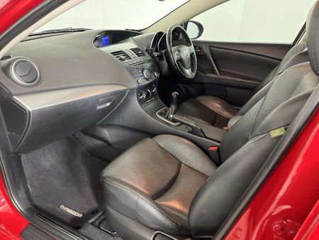 2014-Mazda-3-16-Dynamic_8