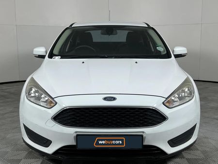 2016-Ford-Focus-10-EcoBoost-Ambiente-Auto_14