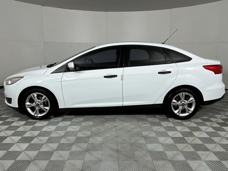 2016-Ford-Focus-10-EcoBoost-Ambiente-Auto_18