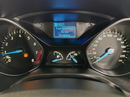 2016-Ford-Focus-10-EcoBoost-Ambiente-Auto_2