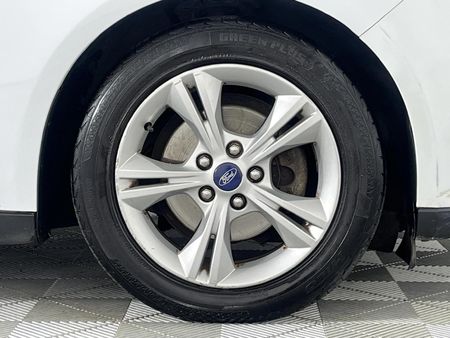 2016-Ford-Focus-10-EcoBoost-Ambiente-Auto_5
