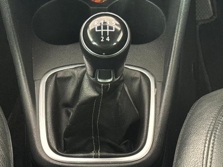 2014-Volkswagen-Polo-16-TDI-Cross_9