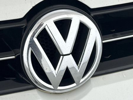 2014-Volkswagen-Polo-16-TDI-Cross_10
