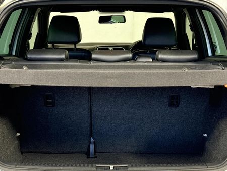 2014-Volkswagen-Polo-16-TDI-Cross_13