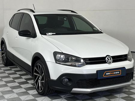 2014-Volkswagen-Polo-16-TDI-Cross_15