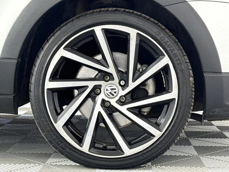 2014-Volkswagen-Polo-16-TDI-Cross_4