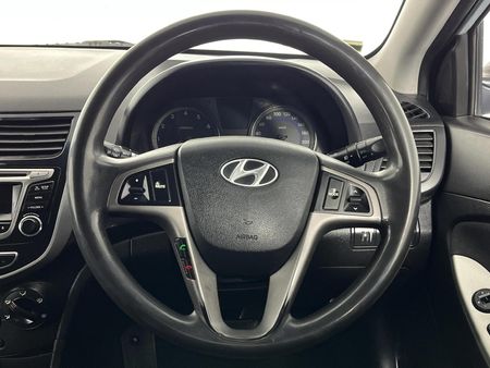 2016-Hyundai-Accent-16-Fluid-Auto-5-dr_12