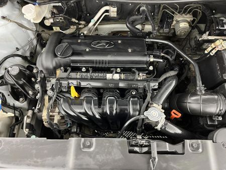 2016-Hyundai-Accent-16-Fluid-Auto-5-dr_13
