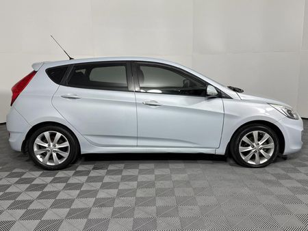 2016-Hyundai-Accent-16-Fluid-Auto-5-dr_16