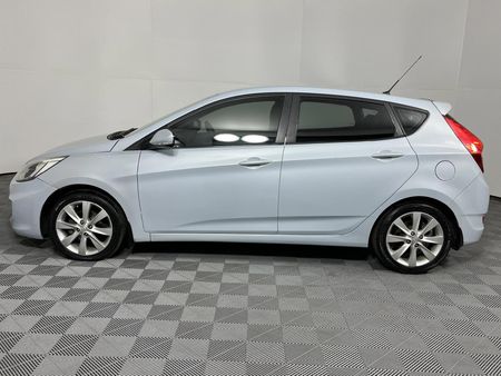 2016-Hyundai-Accent-16-Fluid-Auto-5-dr_18