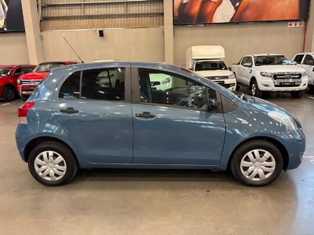 2011-Toyota-Yaris-Zen3-ACS-5-dr_1