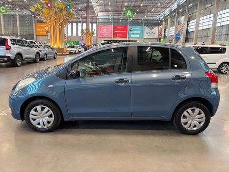 2011-Toyota-Yaris-Zen3-ACS-5-dr_5