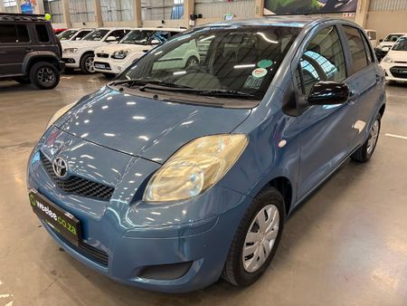 2011-Toyota-Yaris-Zen3-ACS-5-dr_6