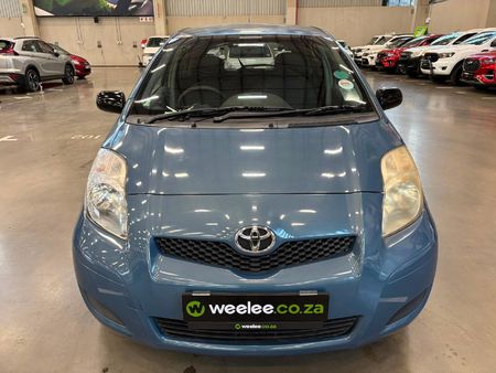 2011-Toyota-Yaris-Zen3-ACS-5-dr_7