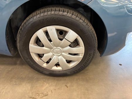 2011-Toyota-Yaris-Zen3-ACS-5-dr_8