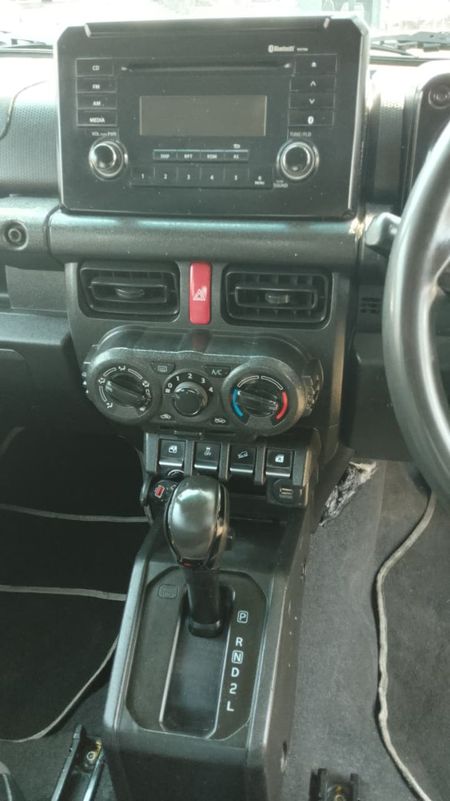 2022-Suzuki-Jimny-15-GL-Auto_11