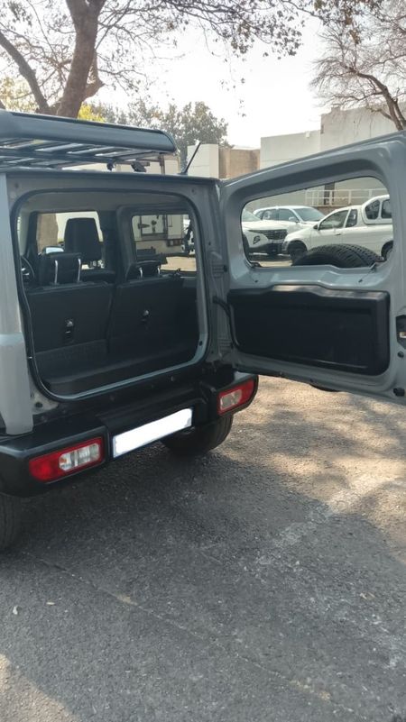 2022-Suzuki-Jimny-15-GL-Auto_12