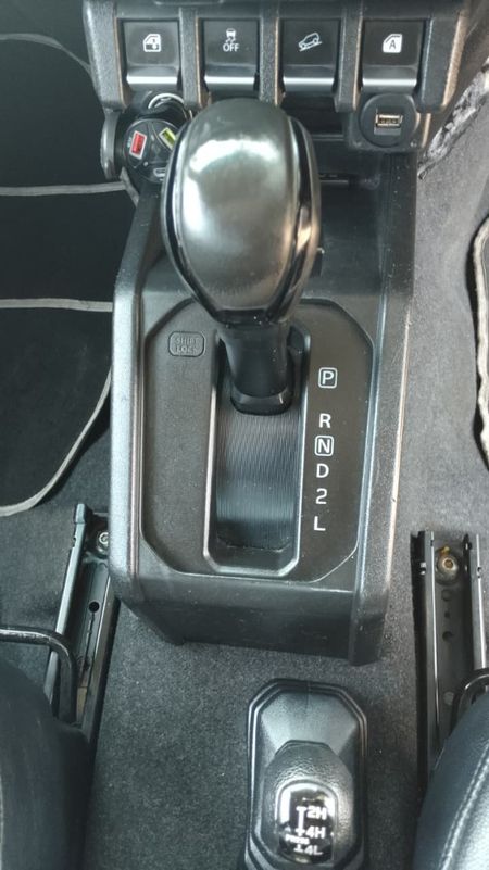 2022-Suzuki-Jimny-15-GL-Auto_16
