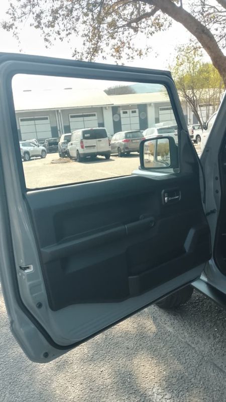 2022-Suzuki-Jimny-15-GL-Auto_18