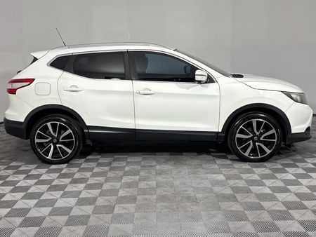 2015-Nissan-Qashqai-15-dCi-Acenta-Tech-Design_16