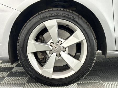 2015-Audi-A1-14-TFSI-3-dr-SE-Auto-30-TFSI_2