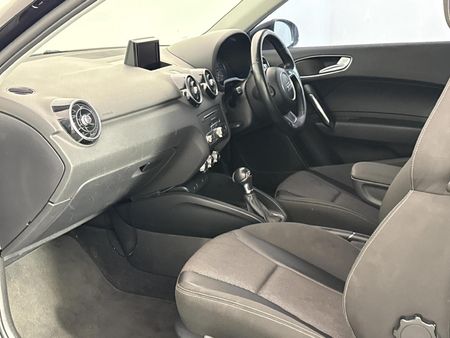 2015-Audi-A1-14-TFSI-3-dr-SE-Auto-30-TFSI_6