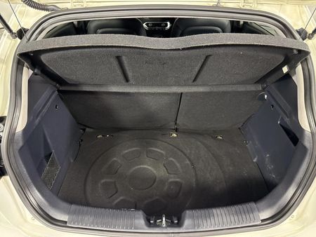 2014-Kia-Rio-14-Tec-5-dr_13