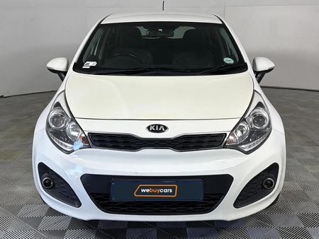 2014-Kia-Rio-14-Tec-5-dr_14