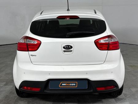 2014-Kia-Rio-14-Tec-5-dr_17