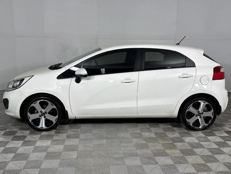 2014-Kia-Rio-14-Tec-5-dr_18