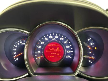 2014-Kia-Rio-14-Tec-5-dr_2
