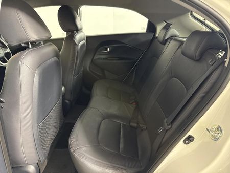 2014-Kia-Rio-14-Tec-5-dr_3