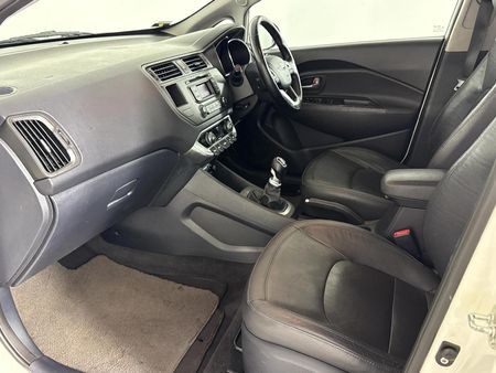 2014-Kia-Rio-14-Tec-5-dr_8