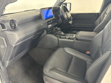 2024-Toyota-Land-Cruiser-Prado-VX-R-28GD-Auto_9