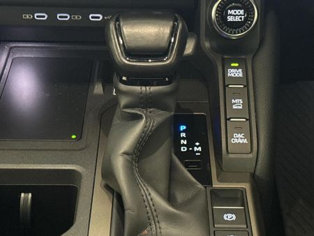 2024-Toyota-Land-Cruiser-Prado-VX-R-28GD-Auto_11