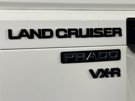 2024-Toyota-Land-Cruiser-Prado-VX-R-28GD-Auto_12