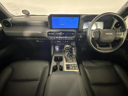 2024-Toyota-Land-Cruiser-Prado-VX-R-28GD-Auto_1