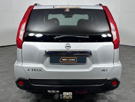 2011-Nissan-X-Trail-20-dCi-4x2-XE_18