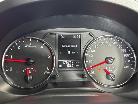 2011-Nissan-X-Trail-20-dCi-4x2-XE_2