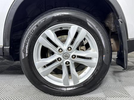 2011-Nissan-X-Trail-20-dCi-4x2-XE_6
