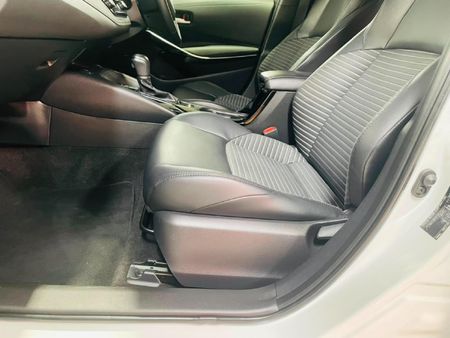 2025-Toyota-Corolla-18-XS-Hybrid-Auto_14